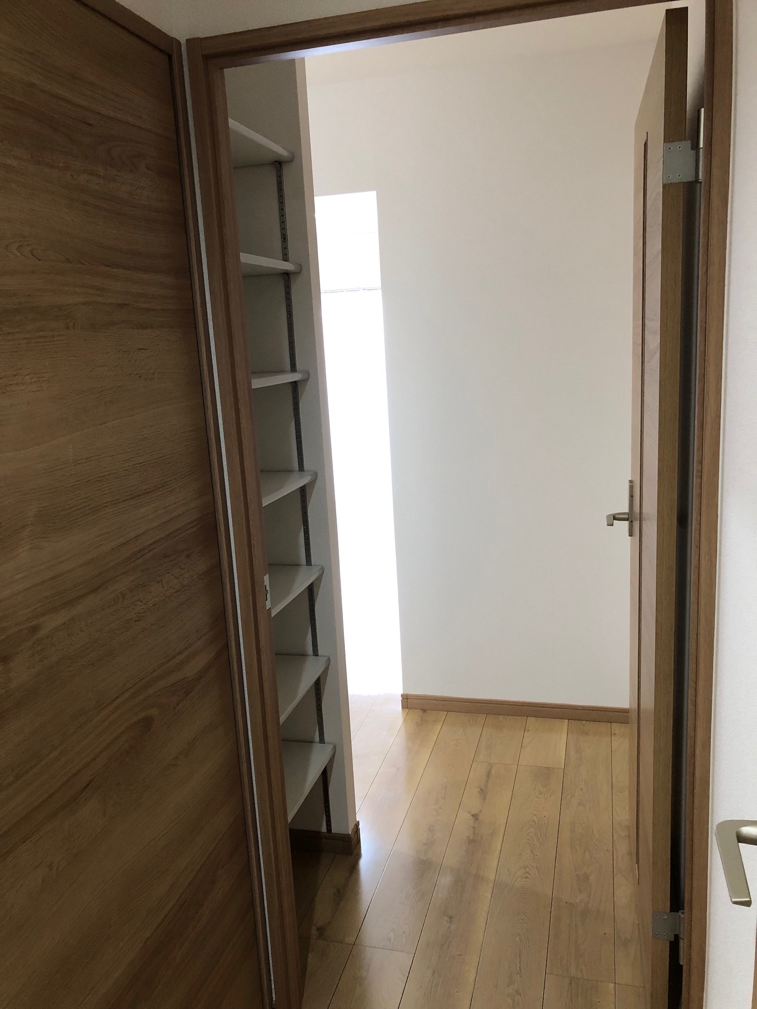 収納　棚があるのですごく便利