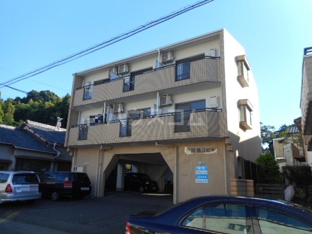 静岡市葵区沓谷のマンションの建物外観