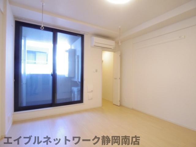 その他部屋・スペース　ゆったり過ごせる居間です