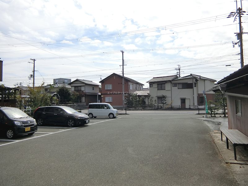 【赤穂市新田のアパートの駐車場】