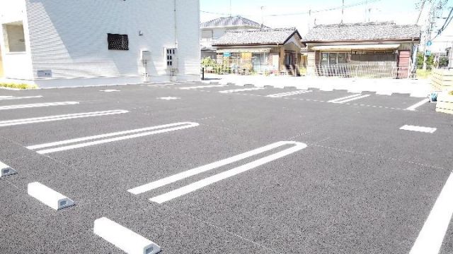 【加須市礼羽のアパートの駐車場】