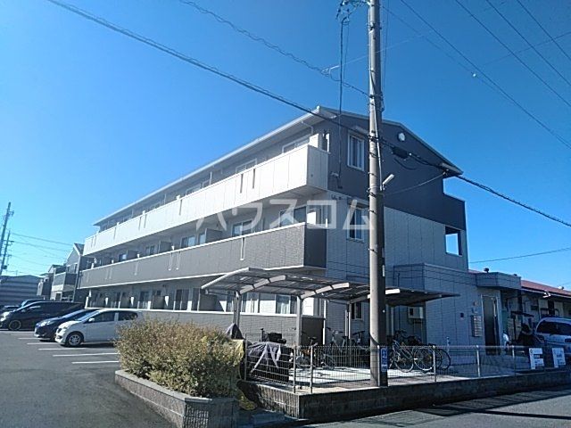 静岡市駿河区西島のアパートの建物外観