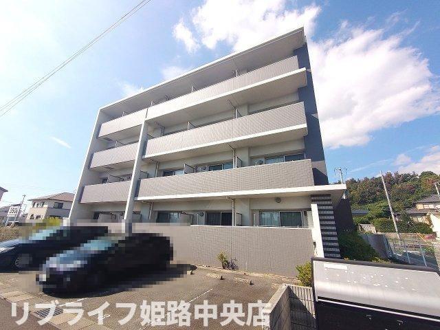 建物外観　スーパー・コンビニ徒歩圏内にあり！