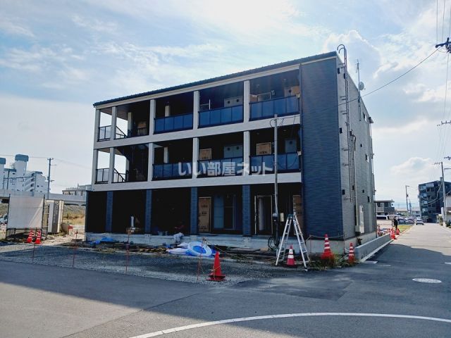 松山市南江戸のアパートの建物外観