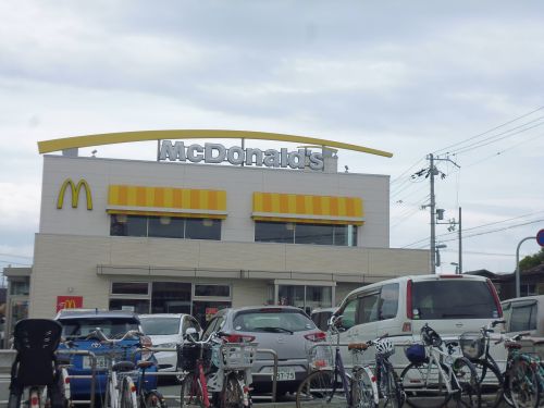 飲食店　マクドナルド ２号線明石店（飲食店）まで645m