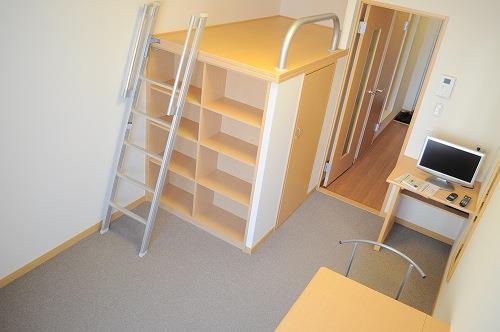 その他設備　２Ｆカーペット。