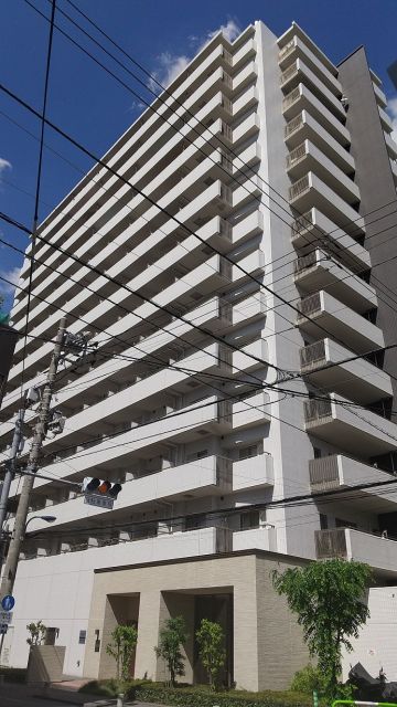 【クロスレジデンス東十条の建物外観】