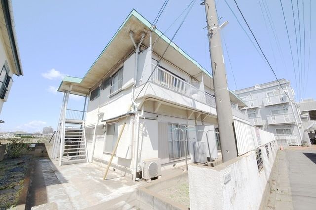 入間郡三芳町大字藤久保のアパートの建物外観