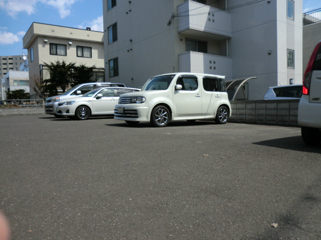 【プラティコ福住の駐車場】