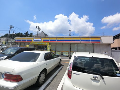 コンビニ　ミニストップ日吉台２丁目店（コンビニ）まで444m