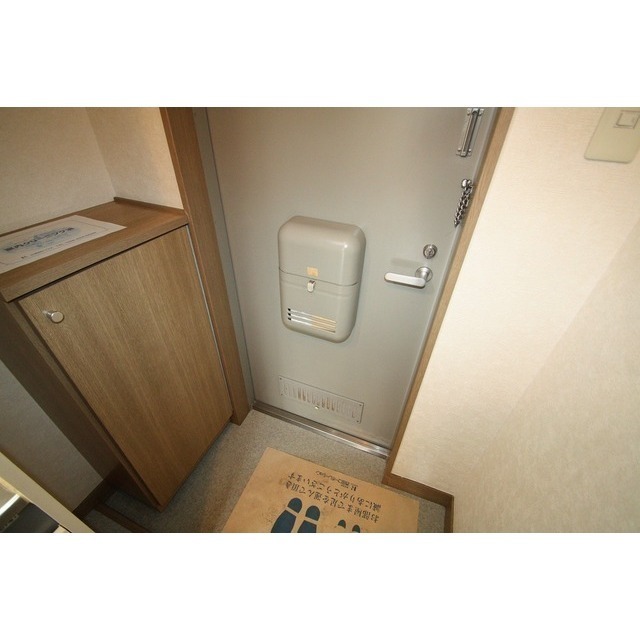 玄関　下駄箱あり