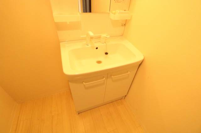 洗面設備　洗髪も出来る洗面所★