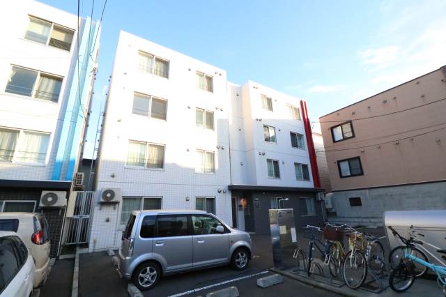 建物外観　４階建て★