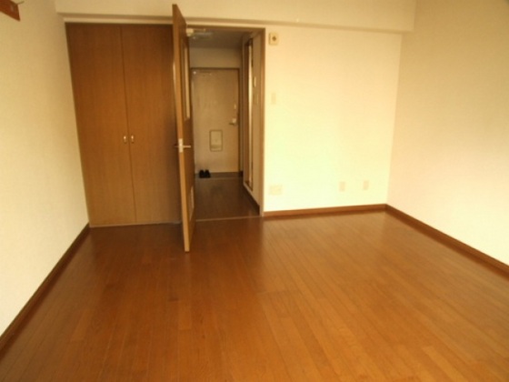 居室・リビング　※別号室の写真です