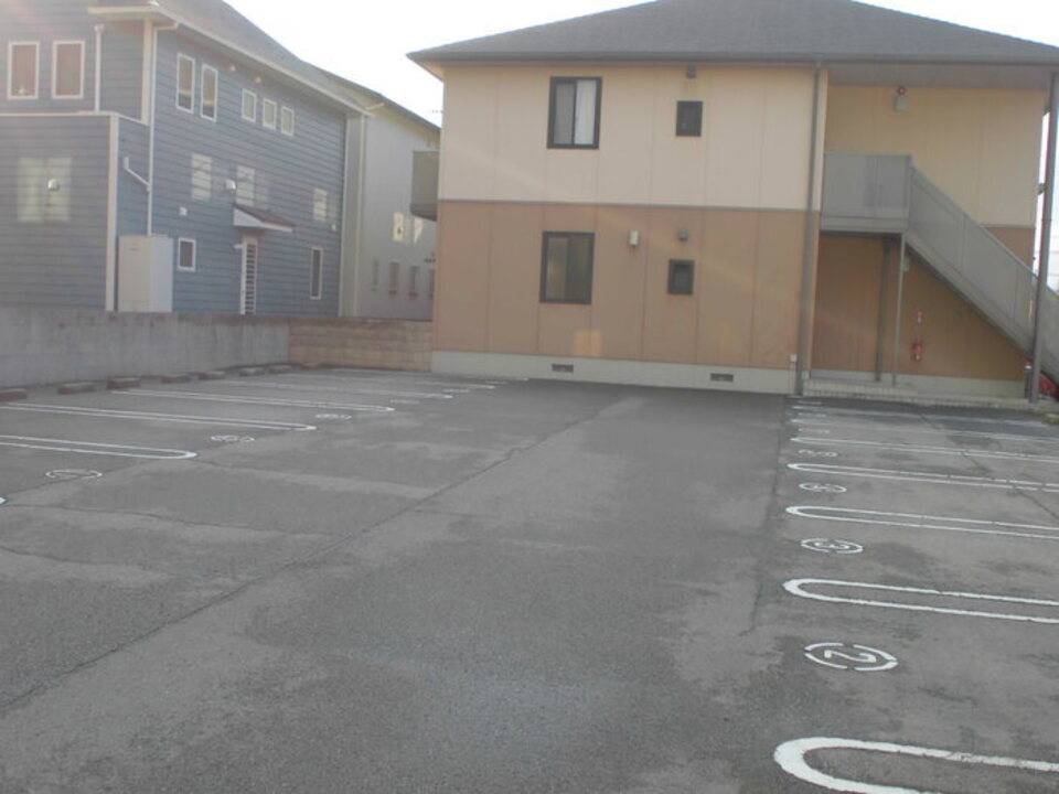 駐車場　駐車場