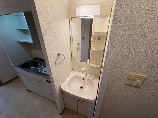 洗面設備　使いやすい洗面所です