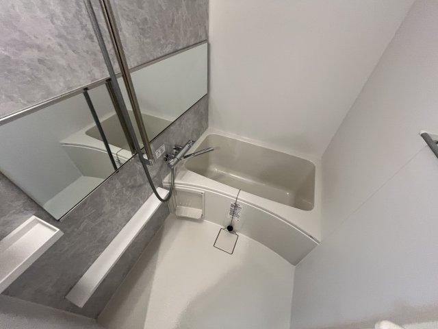 バス・シャワールーム　ゆったり過ごせるお風呂です