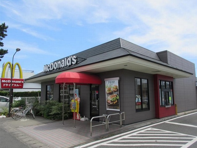 飲食店　マクドナルド浜松高塚町店（飲食店）まで210m