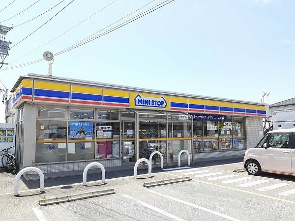 コンビニ　ミニストップ野町店（コンビニ）まで650m