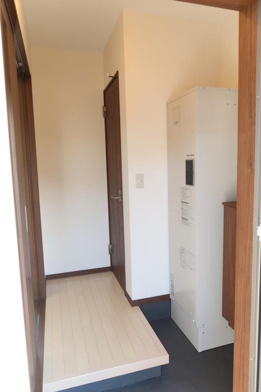 玄関　平成31年1月建築！オール電化アパート！独立洗面台付！