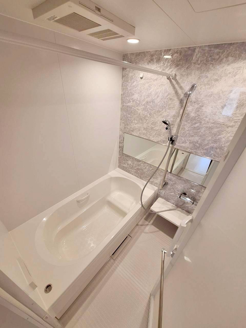 バス・シャワールーム　★追焚・暖房乾燥機付きバス★