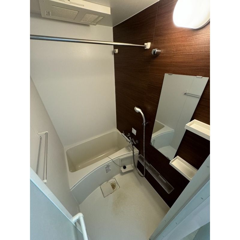 バス・シャワールーム　お引越し無料または家電３点プレゼント！★詳細はスタッフへ