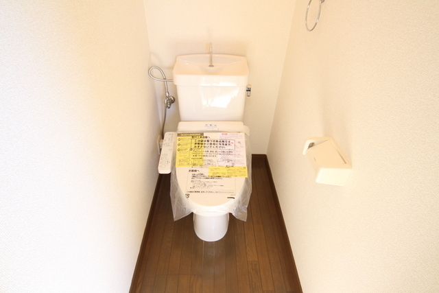 トイレ　温水洗浄便座