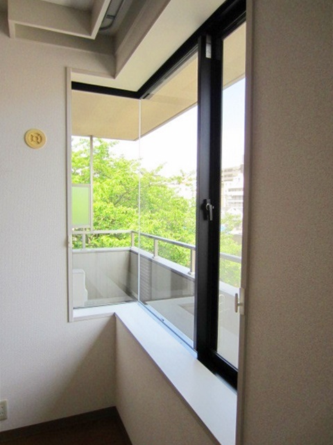 バルコニー　暖かな日差しのふりそそぐバルコニー♪