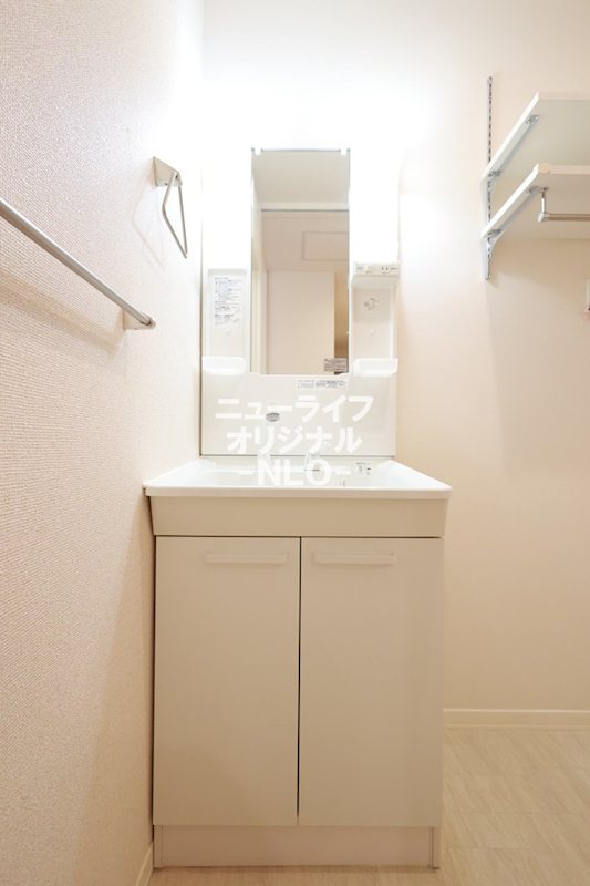 洗面設備　身支度にもシンク周りのお手入れにも役立つ洗髪洗面台★