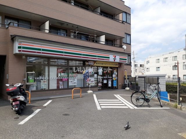 コンビニ　セブンイレブン東中野末広橋店（コンビニ）まで60m