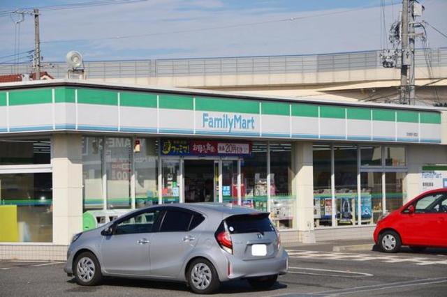 コンビニ　ファミリーマート羽曳野尺度店（コンビニ）まで890m