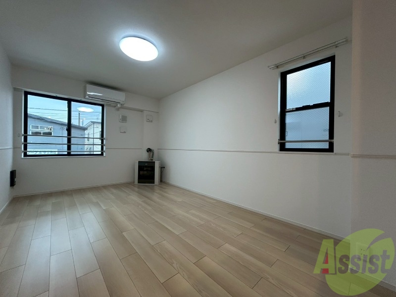 居室・リビング　広くてキレイなお部屋が広がっていて、充実した生活が送れそう。