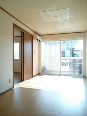 居室・リビング　居間です