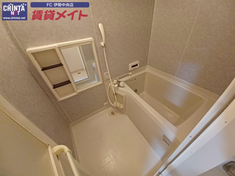 バス・シャワールーム　同型別室のお写真です