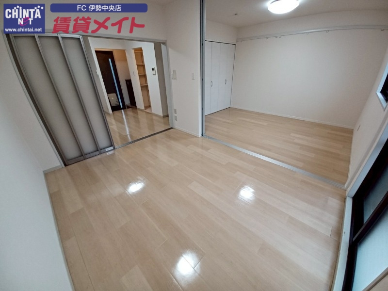 居室・リビング　同型別室のお写真です