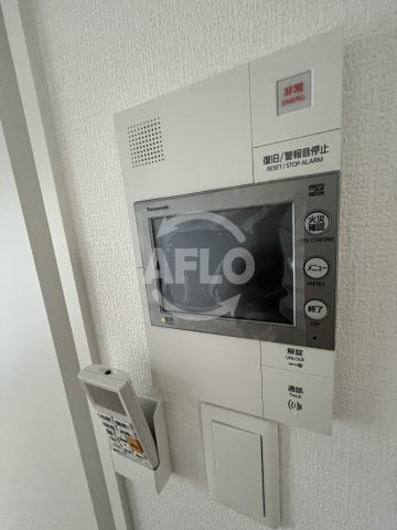 セキュリティ　セレニテ東三国ミラク　モニター付きインターホン