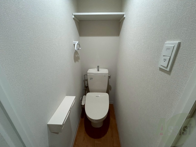 トイレ　こちらはトイレです。清潔感があり、安心して使用できます。