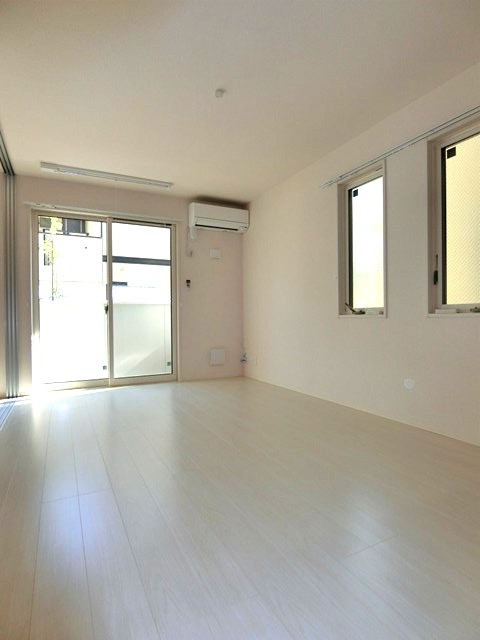 居室・リビング　南向きリビングダイニングキッチン11.5帖☆バルコニーに繋が