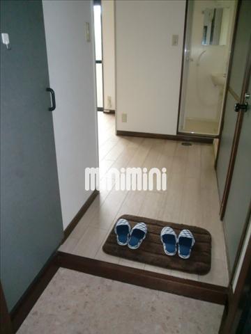 玄関　下駄箱付きの玄関です