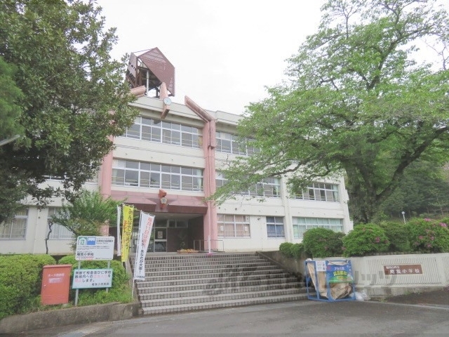 小学校　庵我小学校（小学校）まで9990m