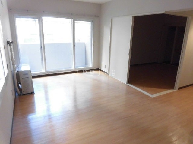 居室・リビング　同号室タイプ写真