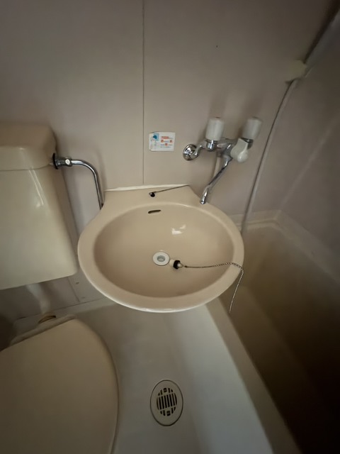 洗面設備　別部屋参考写真です