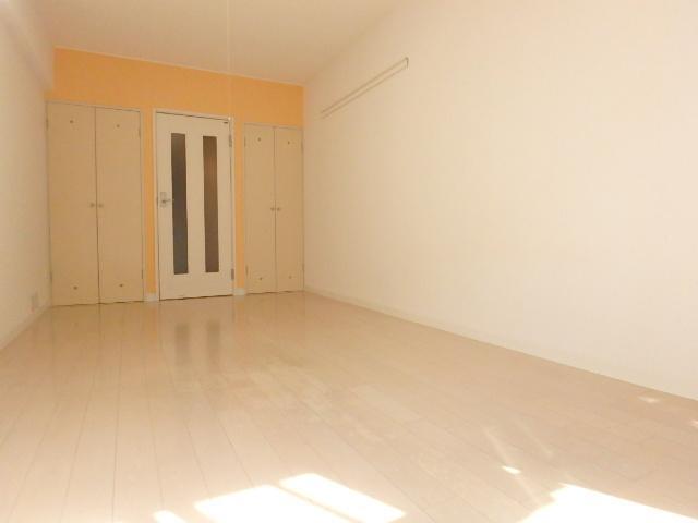 居室・リビング　７帖の洋室です