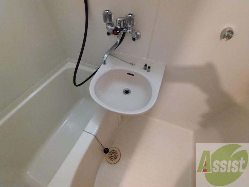 洗面設備　洗面台。身支度にはかかせないですよね～。