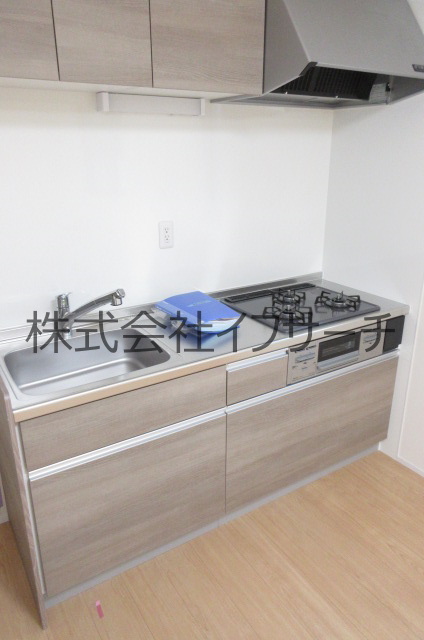 キッチン　令和8年3月8日16時当社撮影