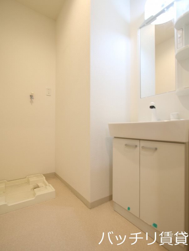 洗面設備　画像は同シリーズタイプの為、参考写真になります。