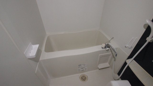 バス・シャワールーム　同物件別号室のものです。