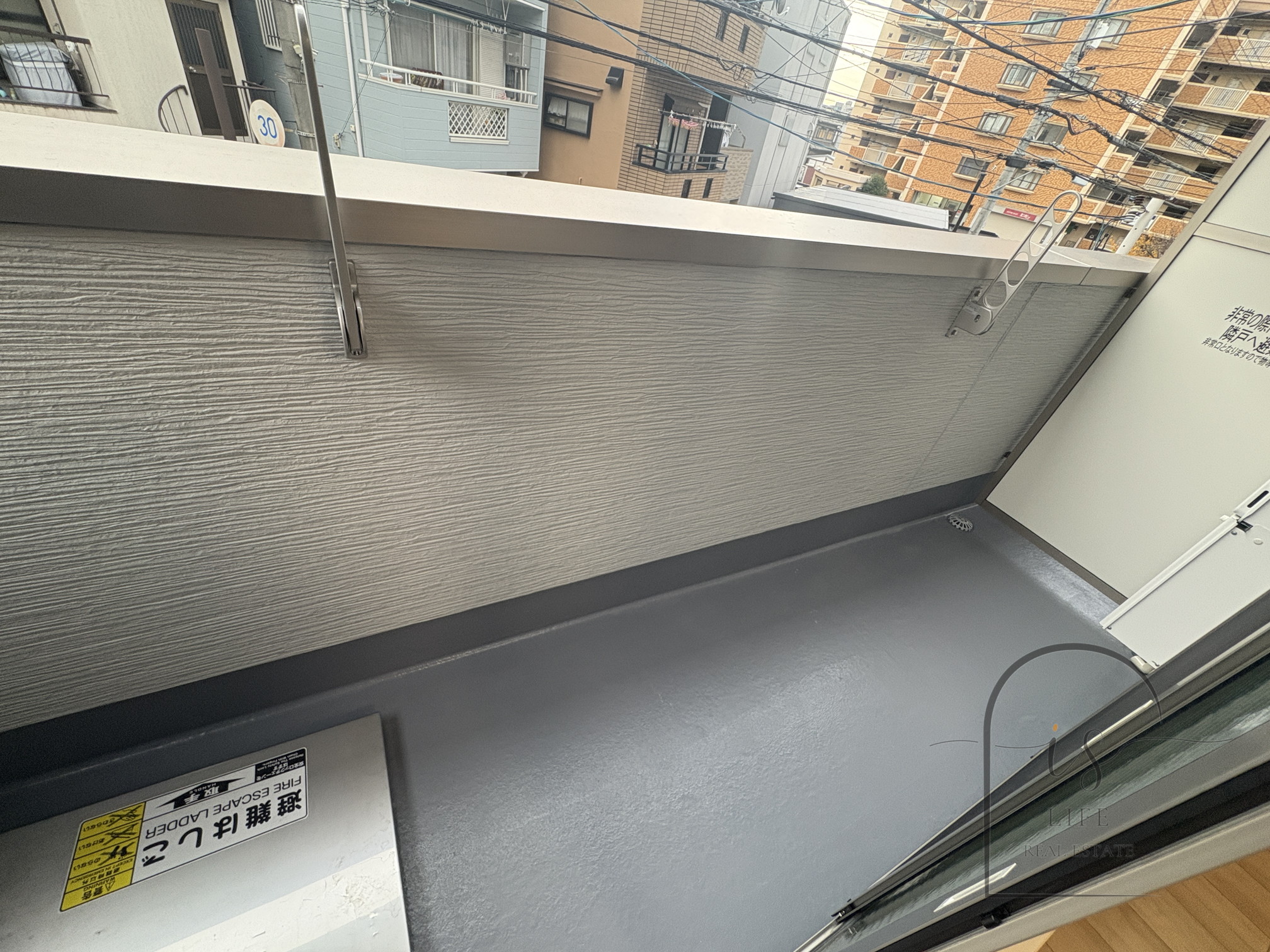 バルコニー　イメージ写真