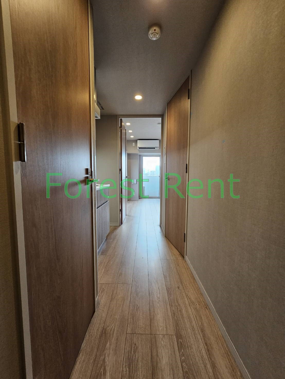 玄関　弊社は都内全域の物件をご紹介可能です！