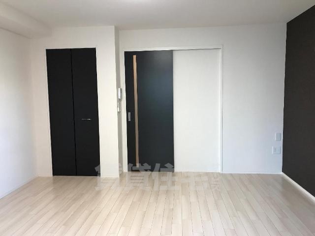 居室・リビング　室内